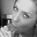 Webcam girl Ashley shows off her oral skills with her favorite toy